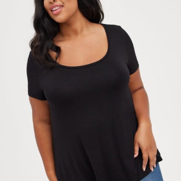 Torrid size 4 Super Soft Scoop Neck Swing Short Sleeve Tee- Black - Picture 2 of 8